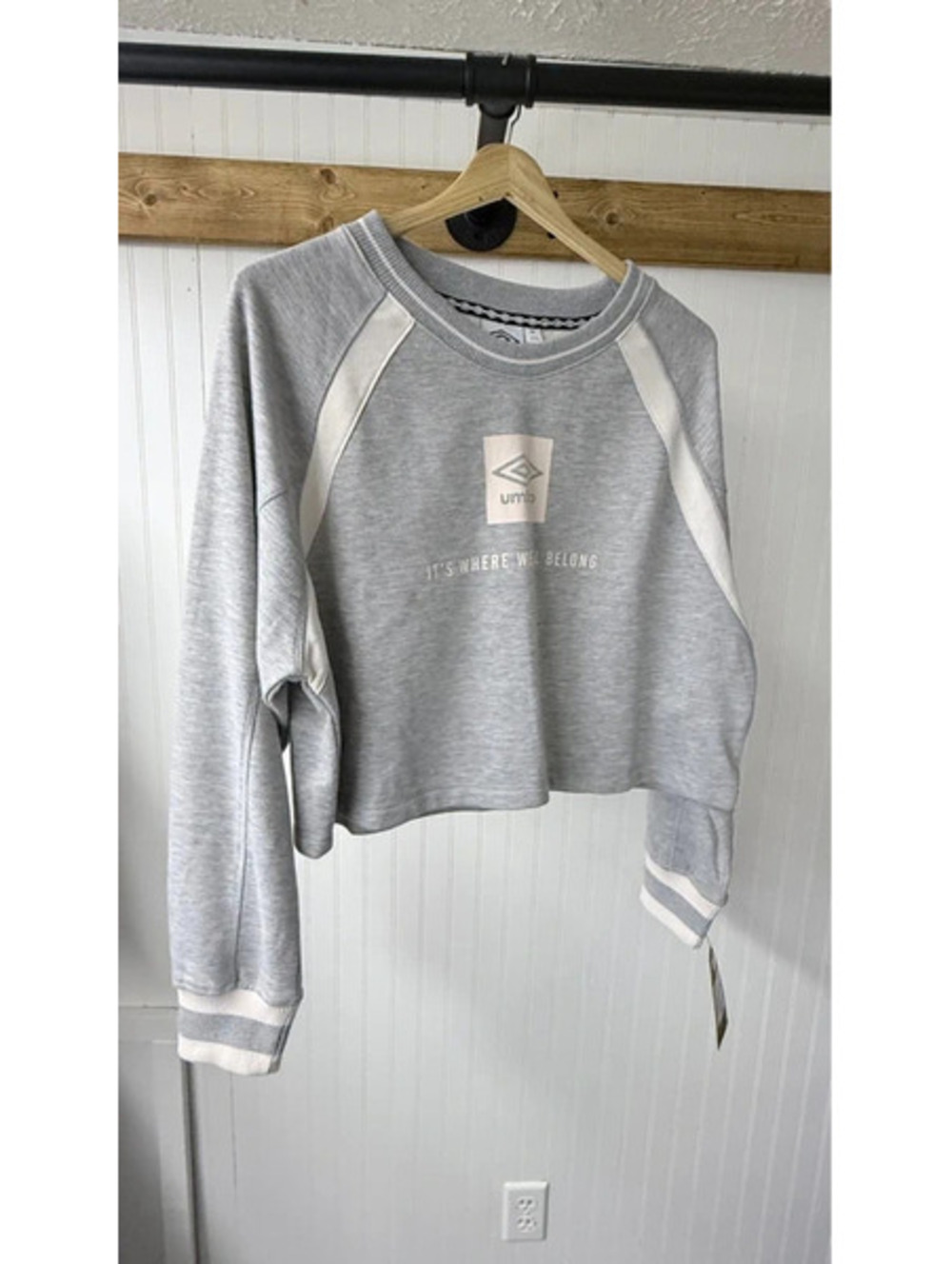 heather gray cropped Umbro sweatshirt phrase "It's Where We All Belong new xl